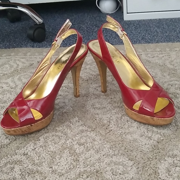 Beautiful Peep Toe Heels! - Picture 2 of 6